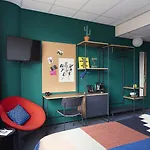 Hotel The Social Hub West 4 Star 4*