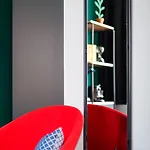 The Social Hub West 4 Star
