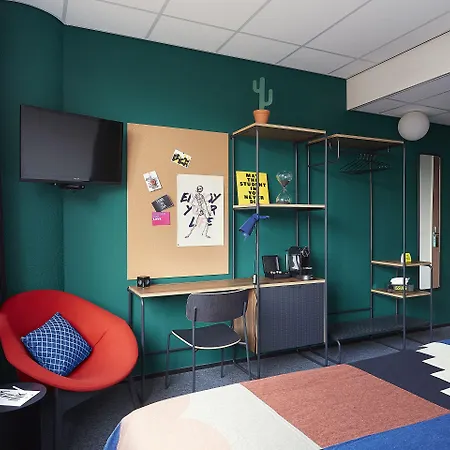 Hotel The Social Hub West 4 Star 4*