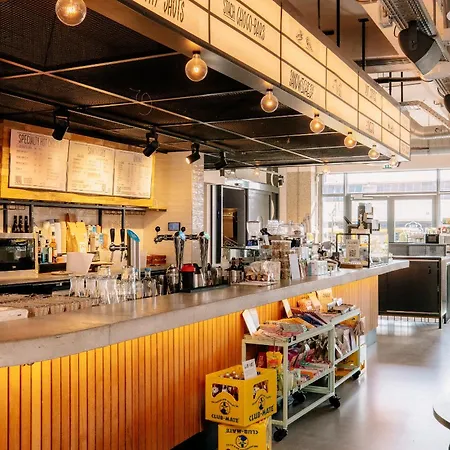The Social Hub West 4 Star 4* אמסטרדם