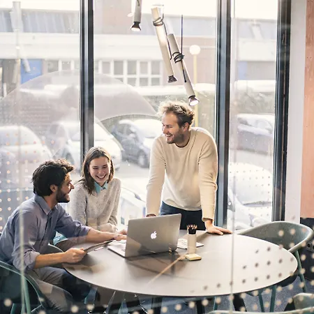 The Social Hub West 4 Star Отель