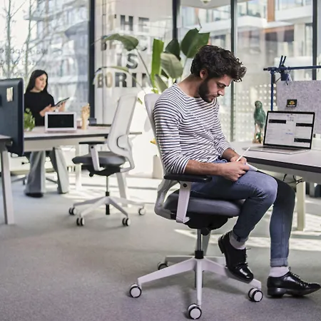 The Social Hub West 4 Star Амстердам