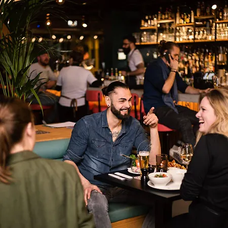 The Social Hub West 4 Star