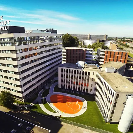 The Social Hub West 4 Star Отель