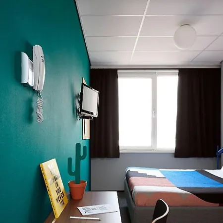 The Social Hub West 4 Star 4* Амстердам