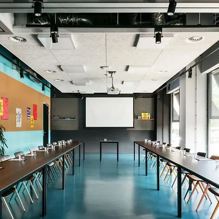 The Social Hub West 4 Star Hotel 4*