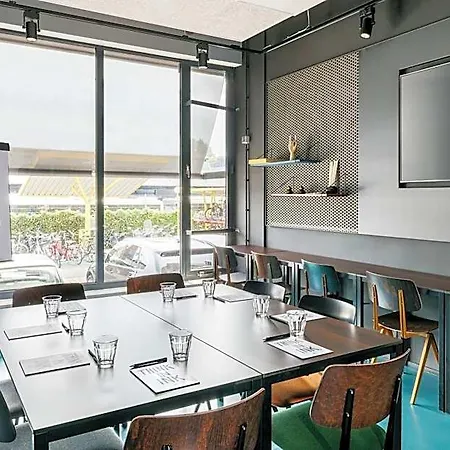 The Social Hub West 4 Star 4* Amsterdam