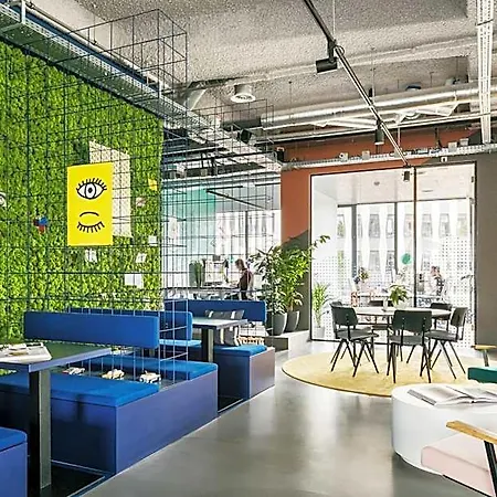 The Social Hub West 4 Star 4*