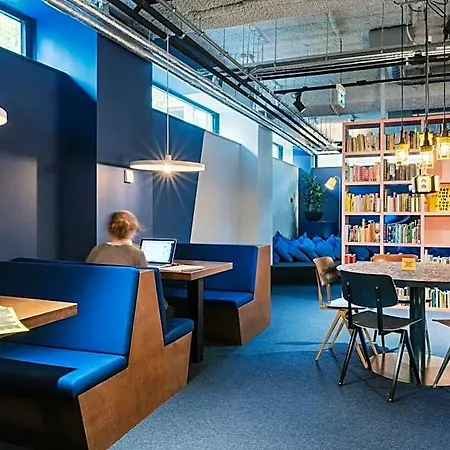 The Social Hub West 4 Star