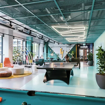 The Social Hub West 4 Star 4* אמסטרדם
