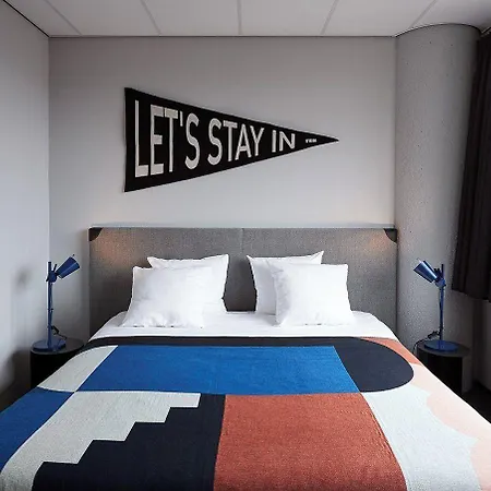 The Social Hub West 4 Star מלון 4*