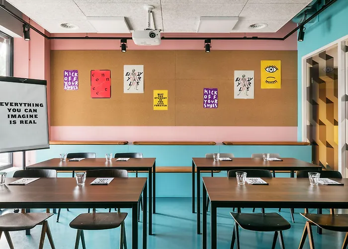 The Social Hub West 4 Star Hotel 4*