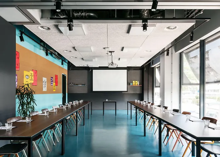 Hotel The Social Hub West 4 Star 4*