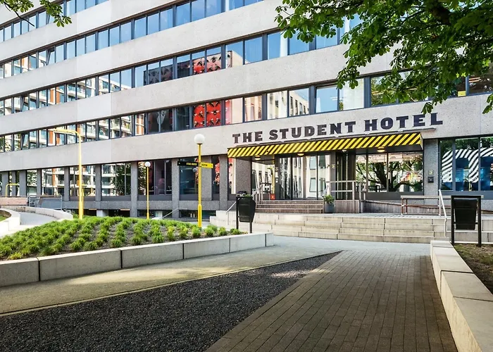 The Social Hub West 4 Star