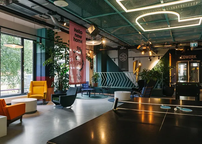 The Social Hub West 4 Star