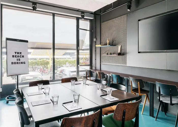 The Social Hub West 4 Star Hotel